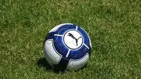 “2025英雄联盟夏赛季赛程公布在即，夏日电竞热潮即将来袭！”